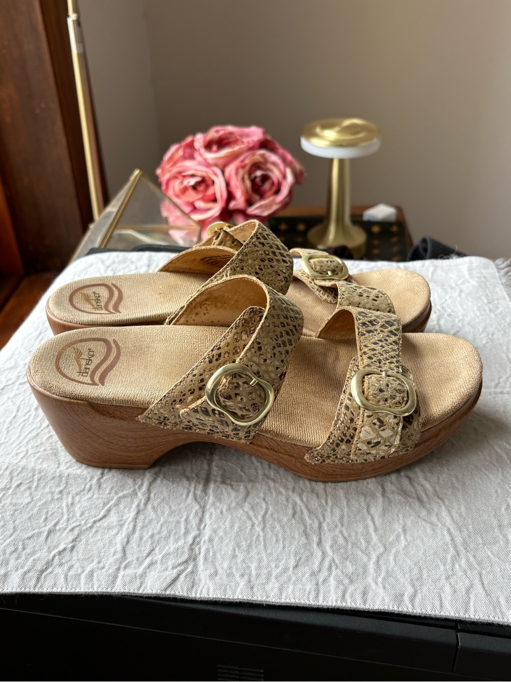 Dansko Size 39 Sophie Platform Sandals